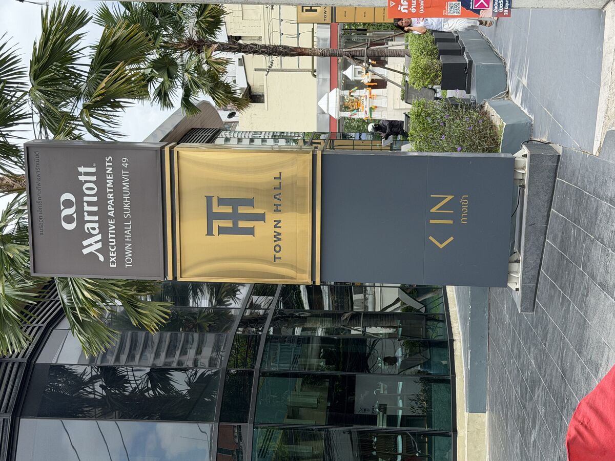 Marriott Executive Apartments Bangkok Townhall Sukhumvit on Sukhumvit Soi 49 Bangkok - luxury serviced apartments ideal for long stay business travellers